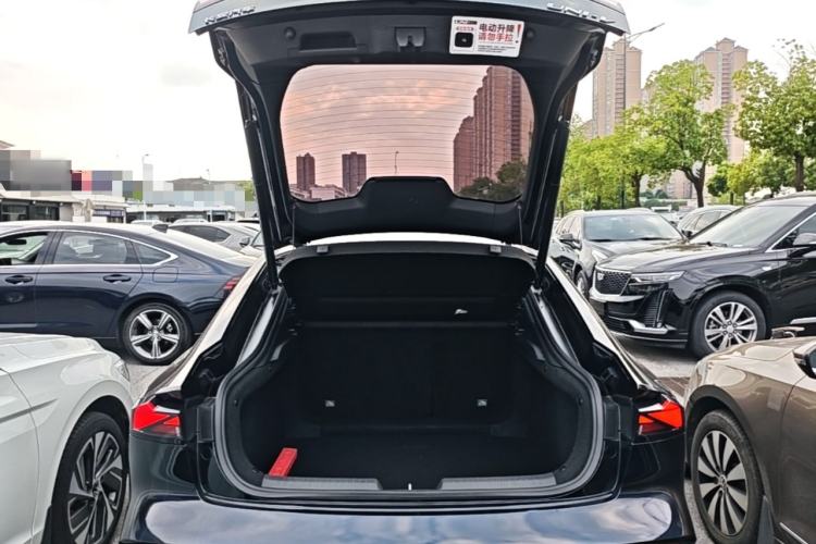 Used CHANGAN UNI-V 2023 1.5T Prestige Model Trunk