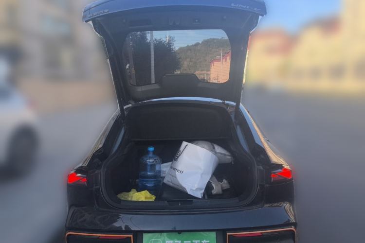 Used CHANGAN UNI-V 2023 1.5T Sport Edition Trunk