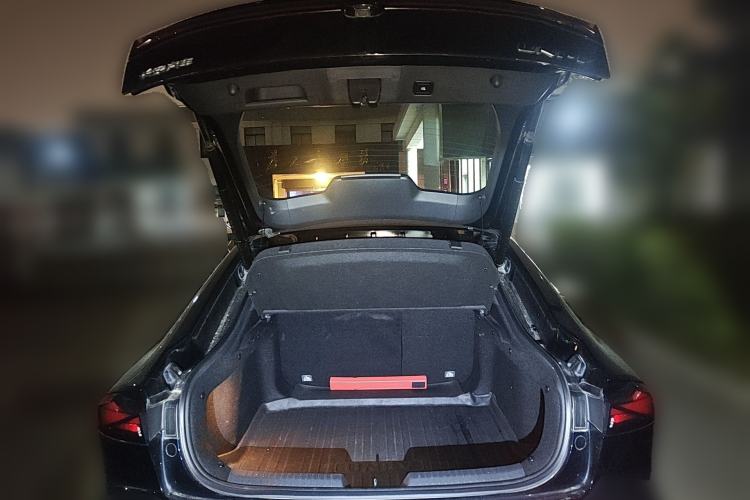 Used CHANGAN UNI-V 2023 1.5T Sport Edition Trunk