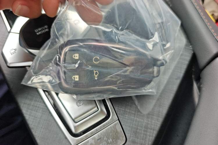 Used CHANGAN UNI-V 2023 1.5T Prestige Model Vehicle Key