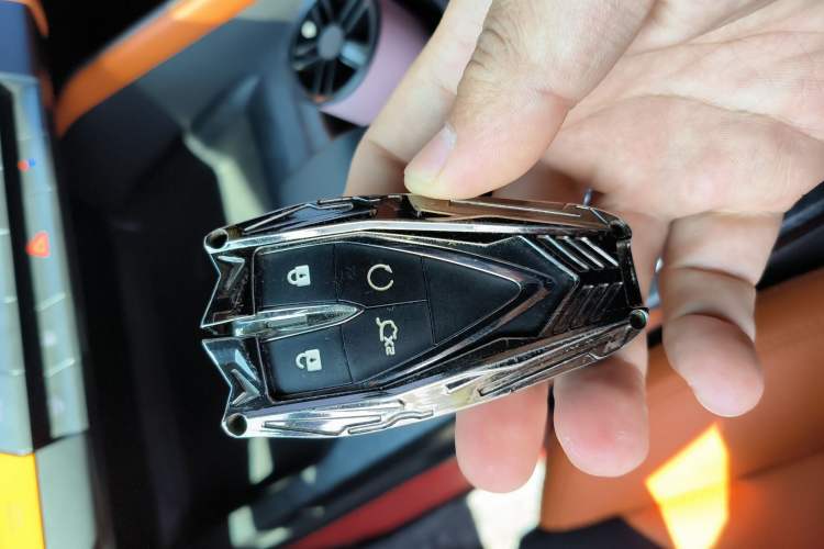 Used CHANGAN UNI-V 2023 1.5T Sport Edition Vehicle Key