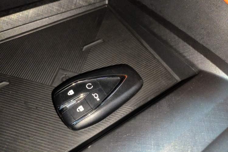 Used CHANGAN UNI-V 2023 2.0T Leading-Speed Edition Vehicle Key