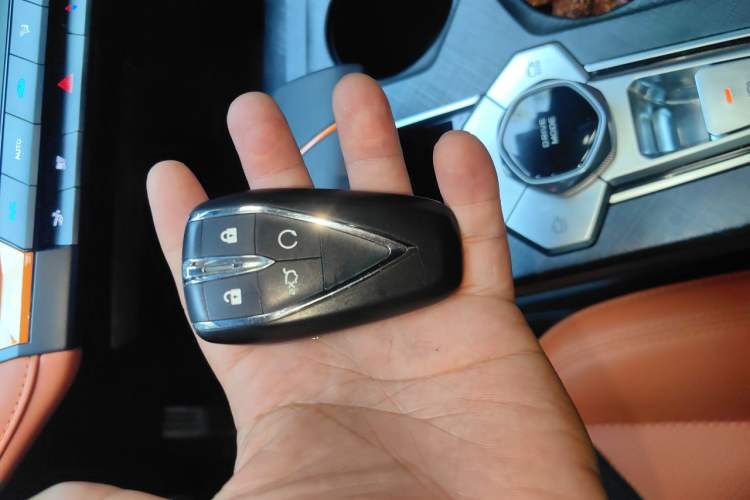 Used CHANGAN UNI-V 2023 1.5T Sport Edition Vehicle Key
