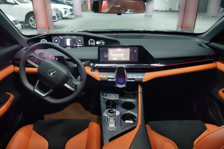 Used CHANGAN UNI-V 2023 1.5T Sport Edition Interior 1