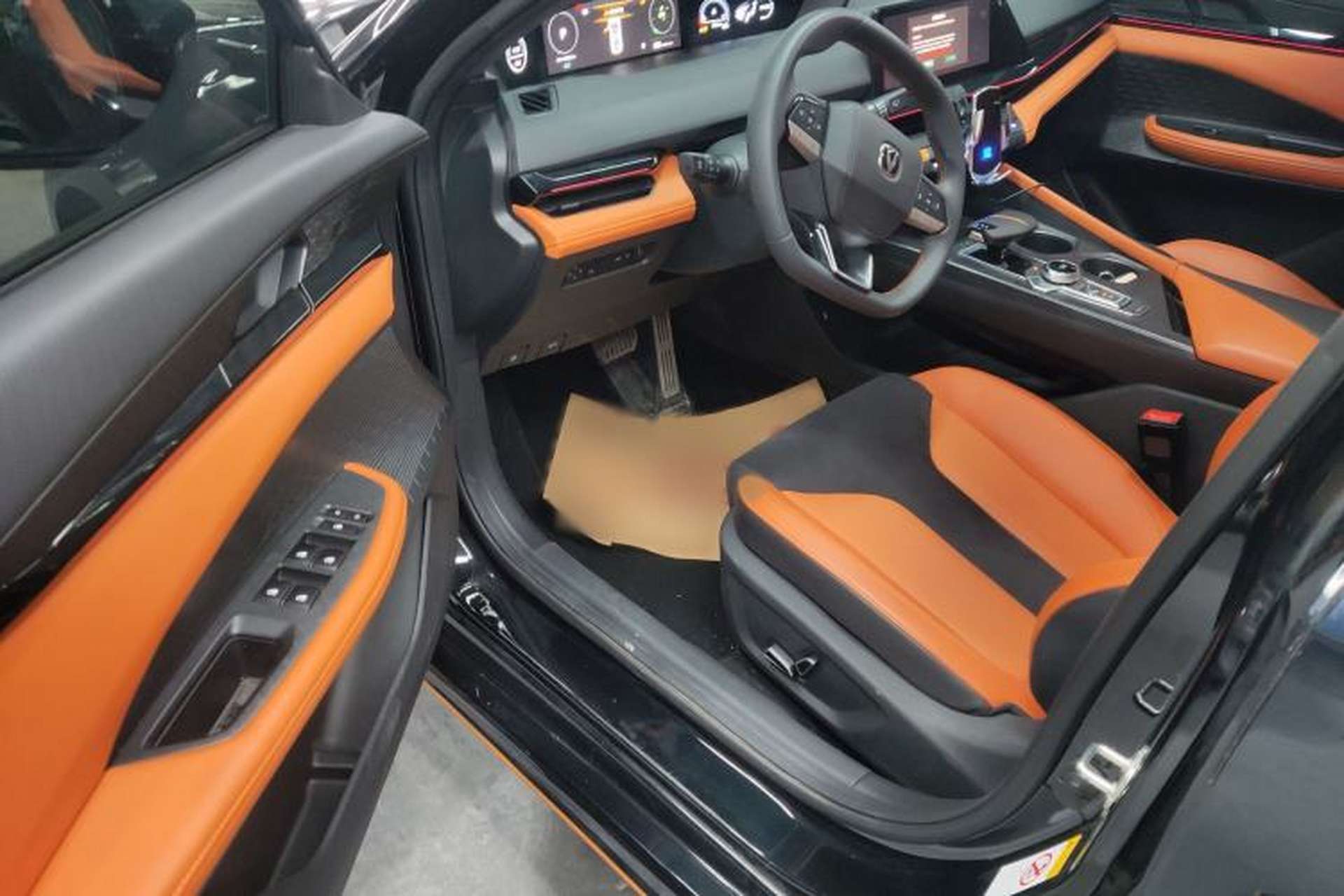 Used CHANGAN UNI-V 2023 1.5T Sport Edition Interior 6
