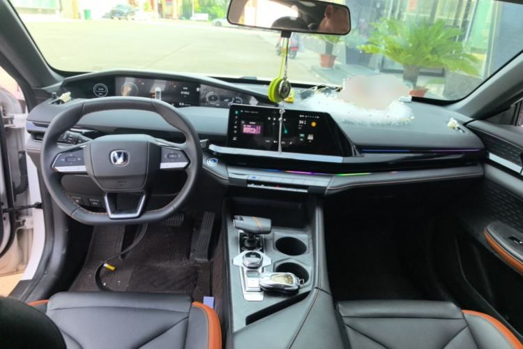 Used CHANGAN UNI-V 2023 1.5T Premium Model Center Console