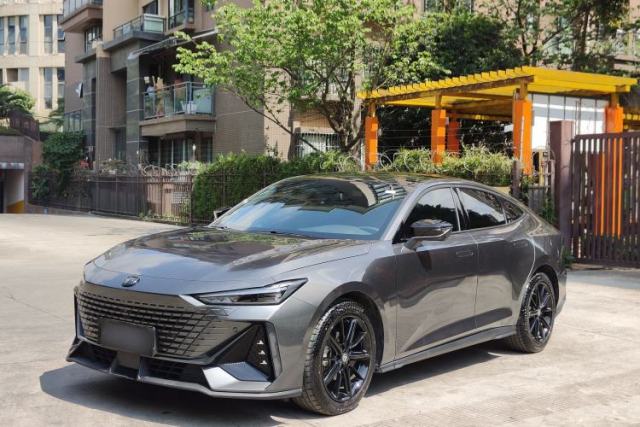 Used CHANGAN UNI-V 2023 1.5T Prestige Model