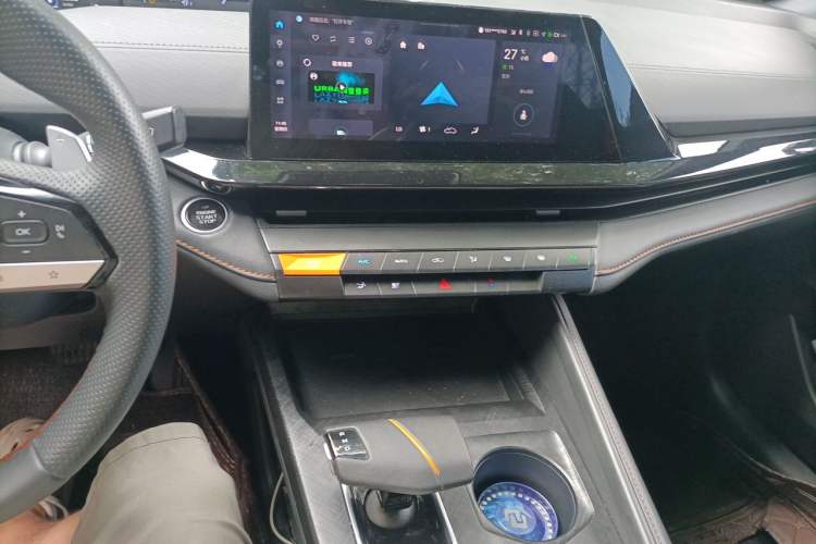 Used CHANGAN UNI-V 2023 1.5T Prestige Model Audio And AC Panel