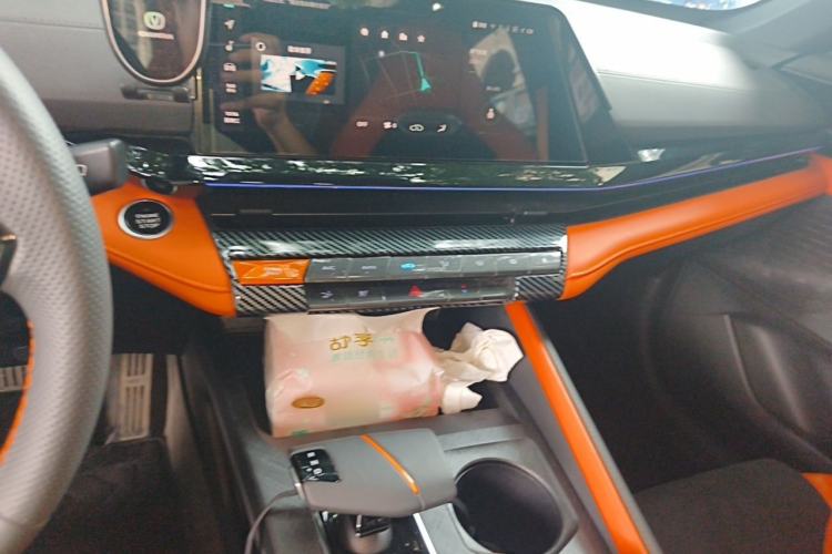 Used CHANGAN UNI-V 2023 1.5T Sport Edition Audio And AC Panel