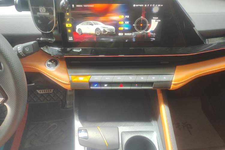 Used CHANGAN UNI-V 2023 1.5T Sport Edition Audio And AC Panel
