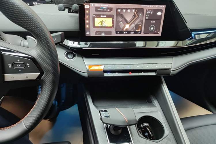 Used CHANGAN UNI-V 2023 1.5T Prestige Model Audio And AC Panel