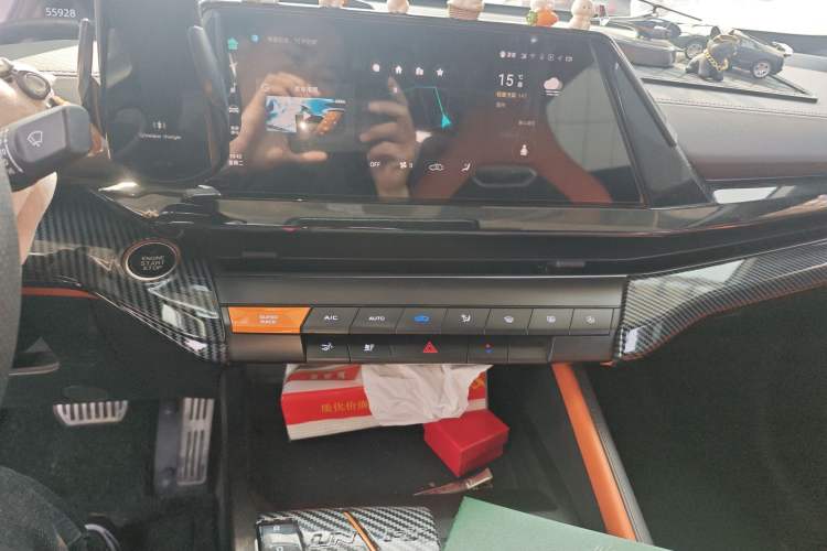 Used CHANGAN UNI-V 2023 1.5T Sport Edition Audio And AC Panel