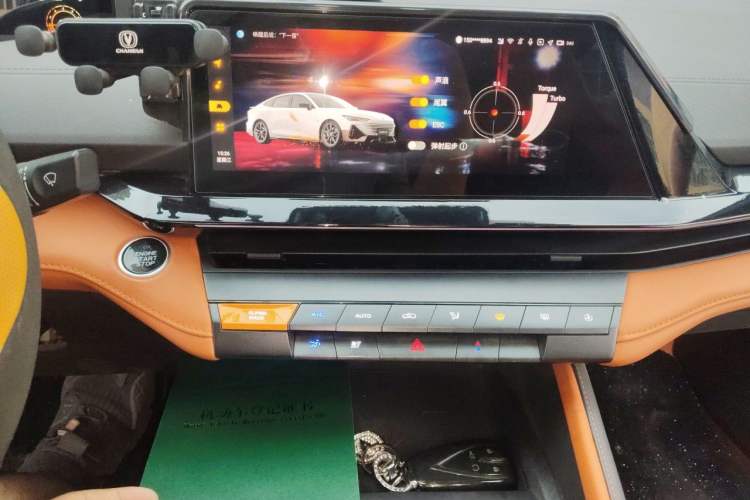 Used CHANGAN UNI-V 2023 1.5T Sport Edition Audio And AC Panel