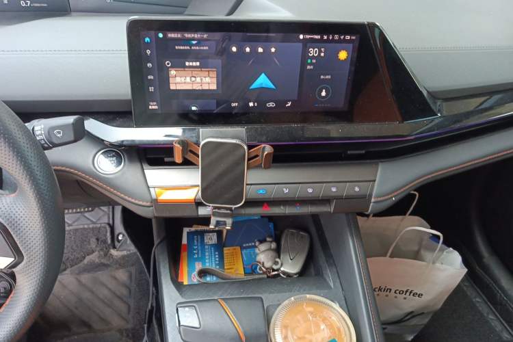Used CHANGAN UNI-V 2023 1.5T Prestige Model Audio And AC Panel