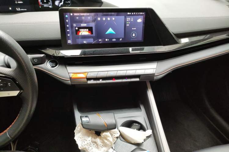 Used CHANGAN UNI-V 2023 1.5T Prestige Model Audio And AC Panel
