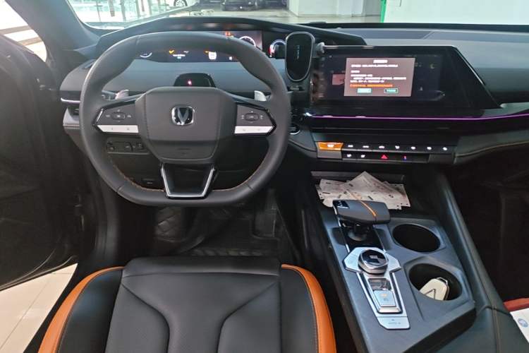 Used CHANGAN UNI-V 2023 1.5T Prestige Model Audio And AC Panel
