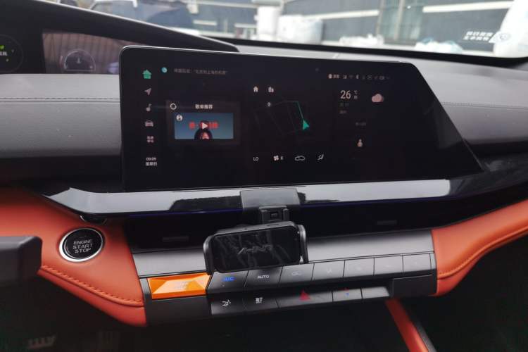 Used CHANGAN UNI-V 2023 1.5T Sport Edition Audio And AC Panel