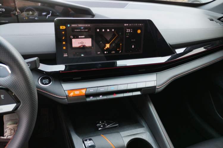 Used CHANGAN UNI-V 2023 1.5T Prestige Model Audio And AC Panel