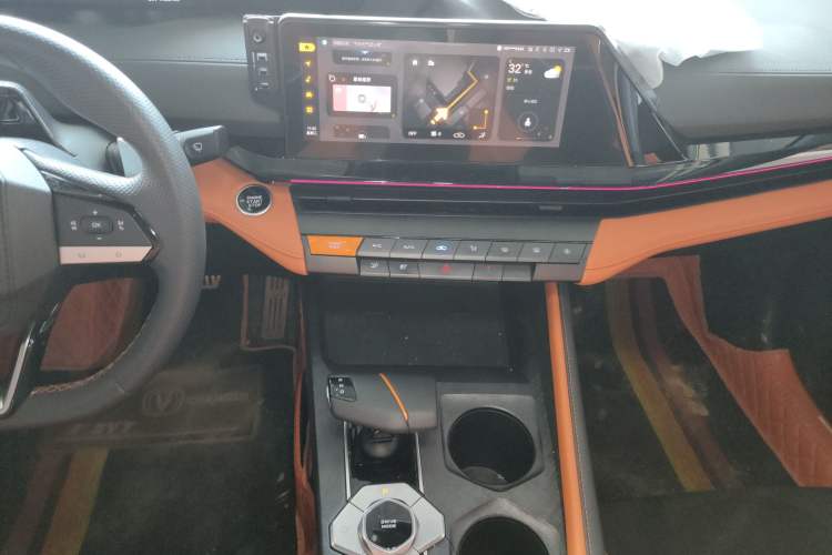 Used CHANGAN UNI-V 2023 1.5T Sport Edition Audio And AC Panel