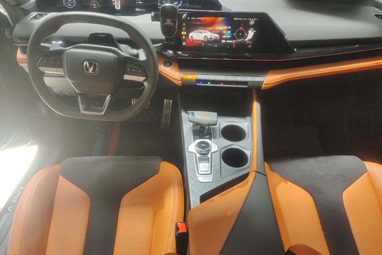 Used CHANGAN UNI-V 2023 1.5T Sport Edition Center Console