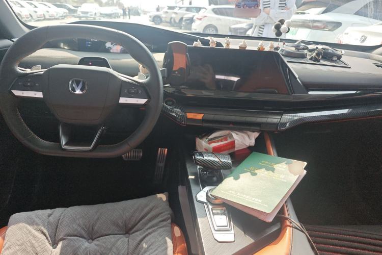 Used CHANGAN UNI-V 2023 1.5T Sport Edition Center Console