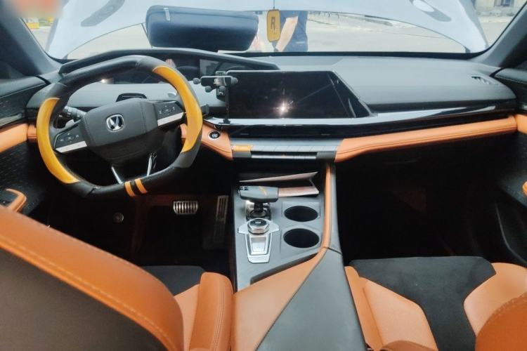 Used CHANGAN UNI-V 2023 1.5T Sport Edition Center Console