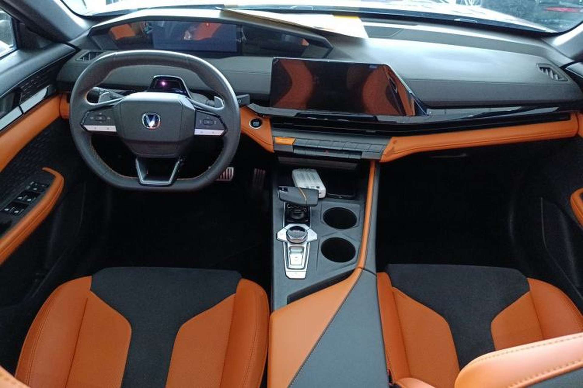 Used CHANGAN UNI-V 2023 1.5T Sport Edition Center Console