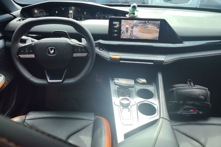 Used CHANGAN UNI-V 2023 1.5T Prestige Model Center Console