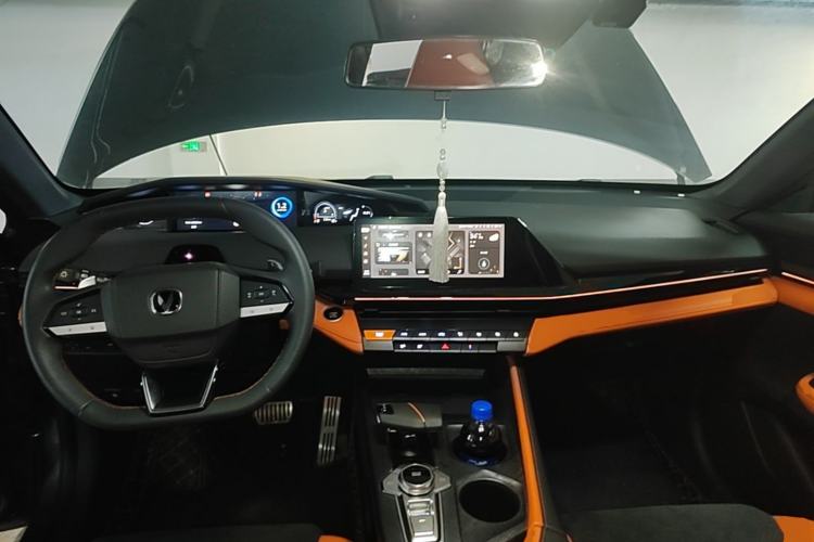 Used CHANGAN UNI-V 2023 1.5T Sport Edition Center Console