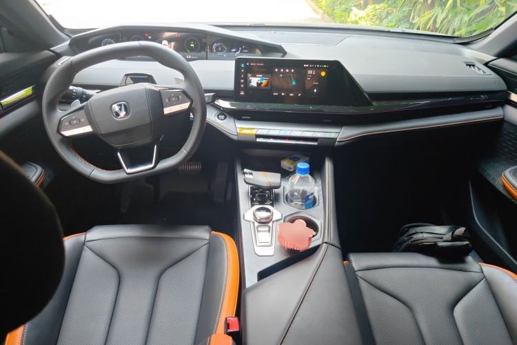 Used CHANGAN UNI-V 2023 1.5T Prestige Model Center Console