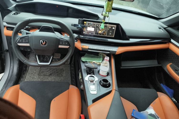 Used CHANGAN UNI-V 2023 1.5T Sport Edition Center Console