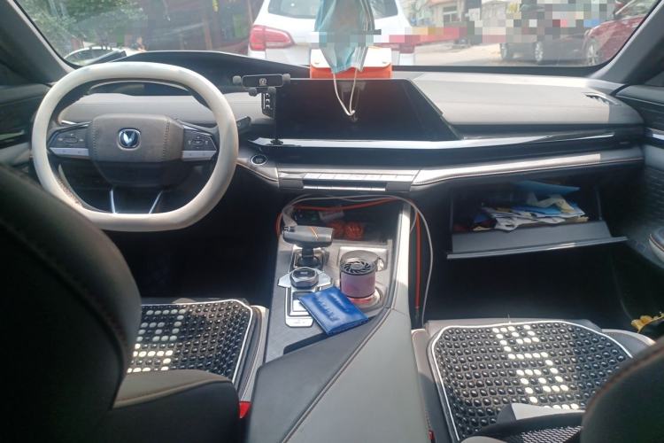 Used CHANGAN UNI-V 2023 1.5T Premium Model Center Console