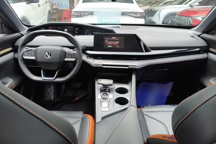 Used CHANGAN UNI-V 2023 1.5T Premium Model Center Console