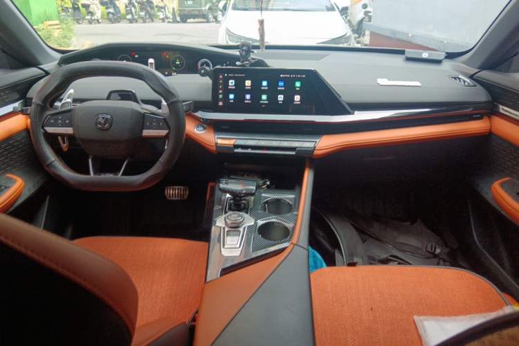 Used CHANGAN UNI-V 2023 1.5T Sport Edition Center Console