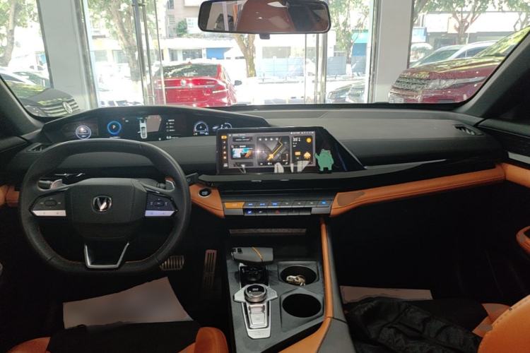 Used CHANGAN UNI-V 2023 2.0T Sport Edition Center Console
