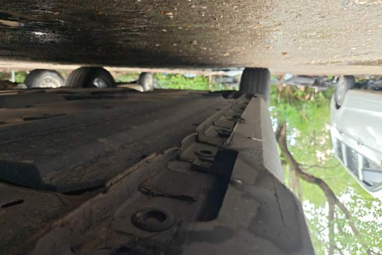 Used CHANGAN UNI-V 2023 1.5T Prestige Model Chassis Front Right