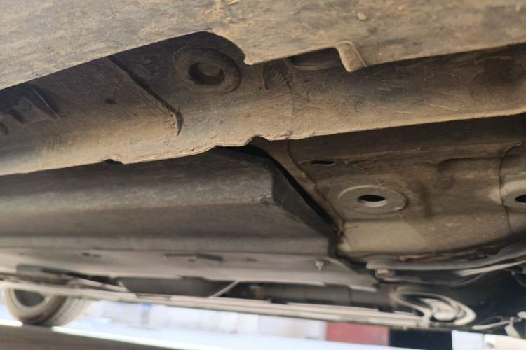 Used CHANGAN UNI-V 2023 1.5T Prestige Model Chassis Front Right