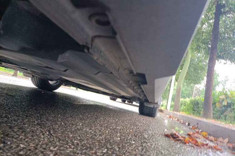 Used CHANGAN UNI-V 2023 1.5T Prestige Model Chassis Rear Right