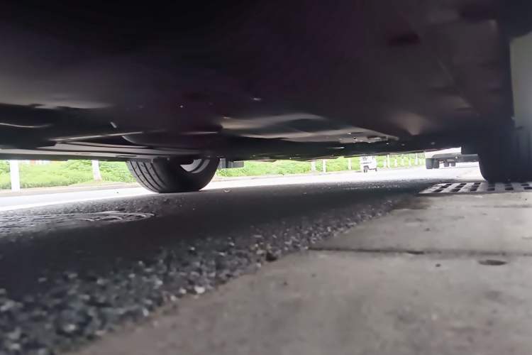 Used CHANGAN UNI-V 2023 1.5T Prestige Model Chassis Rear Right