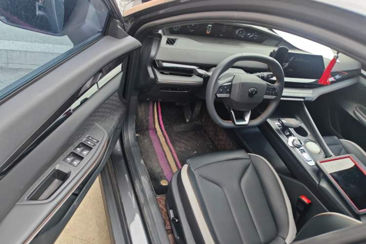 Used CHANGAN UNI-V 2023 1.5T Premium Model Driver Seat