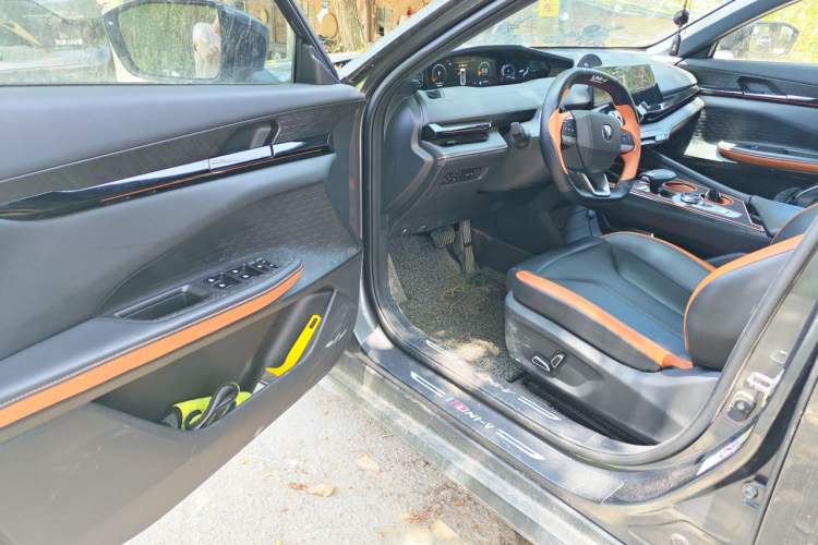 Used CHANGAN UNI-V 2023 1.5T Prestige Model Driver Seat