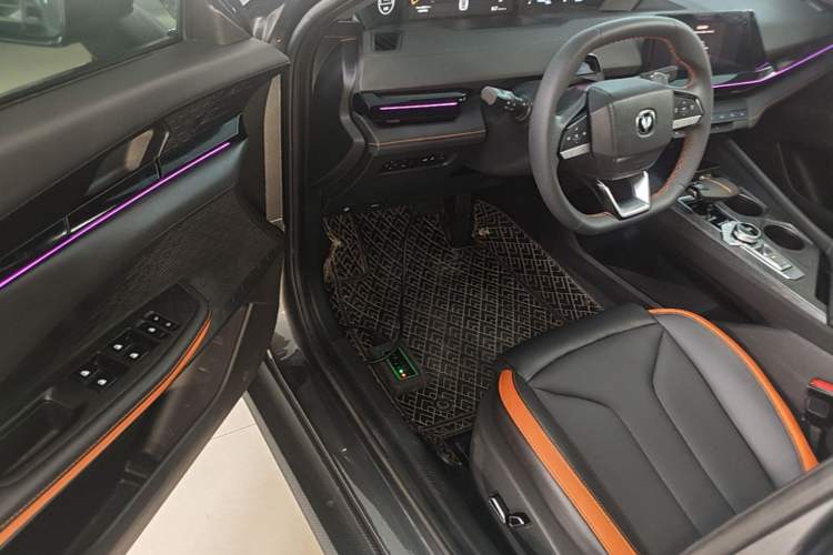 Used CHANGAN UNI-V 2023 1.5T Prestige Model Driver Seat