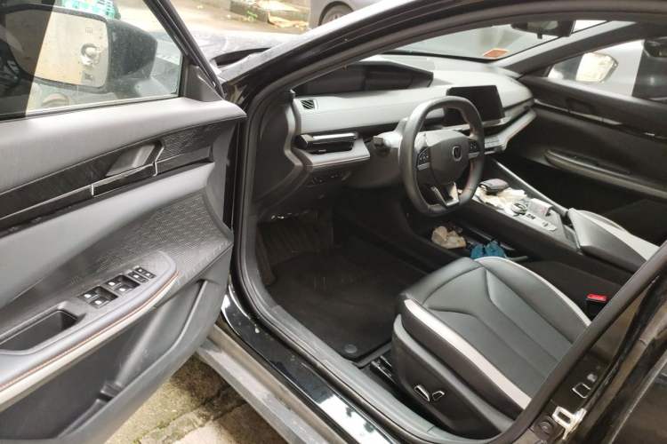 Used CHANGAN UNI-V 2023 1.5T Prestige Model Driver Seat