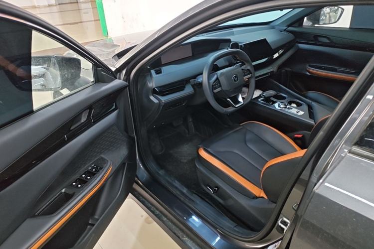 Used CHANGAN UNI-V 2023 1.5T Prestige Model Driver Seat