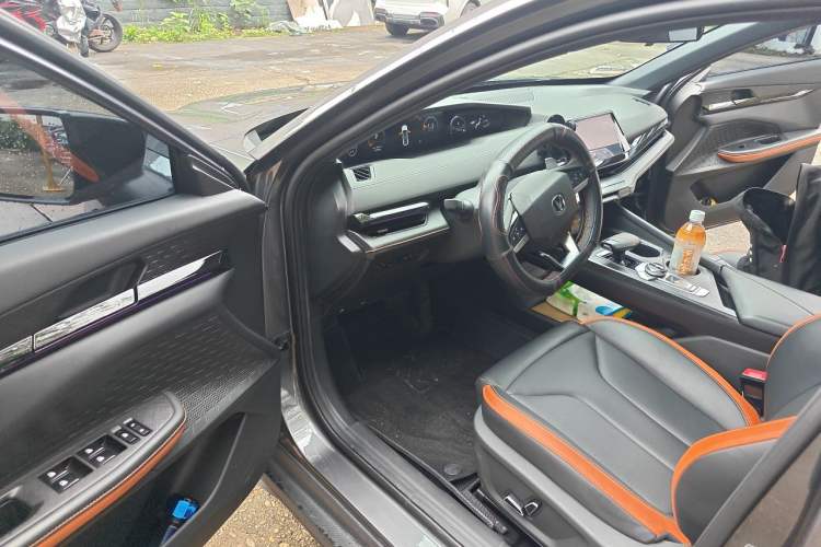 Used CHANGAN UNI-V 2023 1.5T Prestige Model Driver Seat