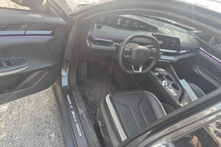 Used CHANGAN UNI-V 2023 1.5T Premium Model Driver Seat