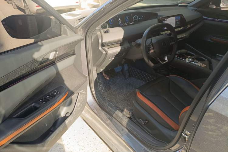 Used CHANGAN UNI-V 2023 1.5T Prestige Model Driver Seat