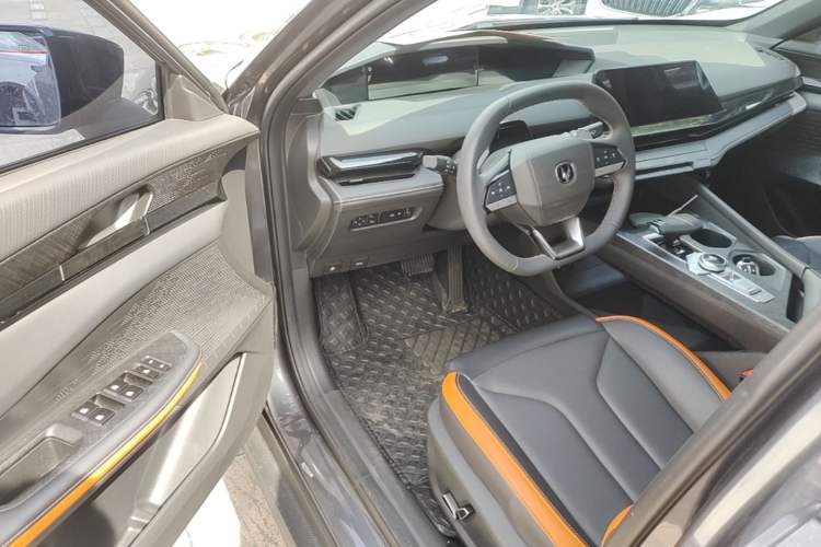 Used CHANGAN UNI-V 2023 1.5T Prestige Model Driver Seat