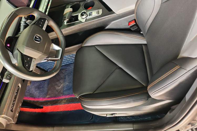 Used CHANGAN UNI-V 2023 1.5T Prestige Model Driver Seat