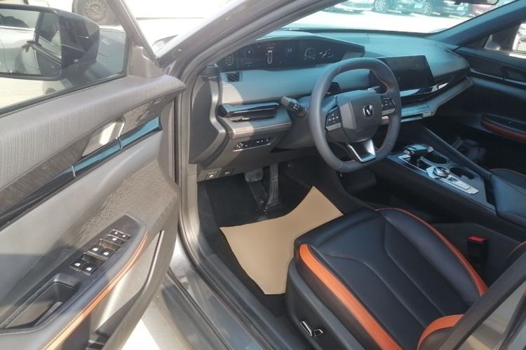 Used CHANGAN UNI-V 2023 1.5T Prestige Model Driver Seat